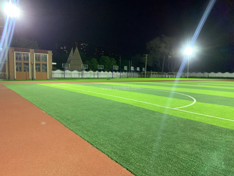 足球场照明